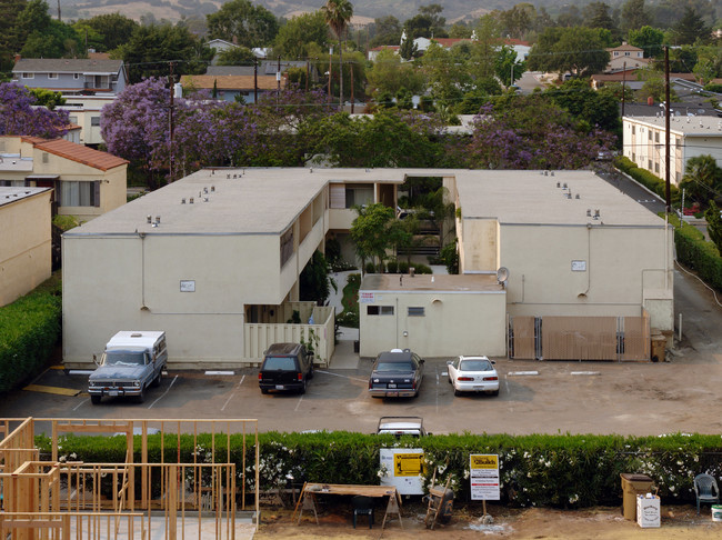 3969 Via Lucero in Santa Barbara, CA - Foto de edificio - Building Photo