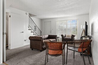 1610 S Palmetto Ave in South Daytona, FL - Building Photo - Building Photo