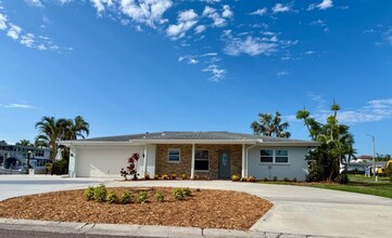 171 Palm Blvd in Dunedin, FL - Foto de edificio - Building Photo