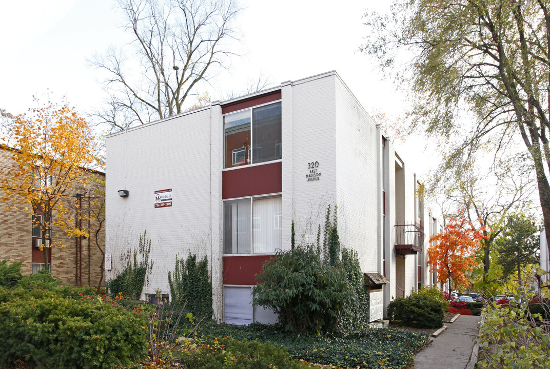 316 E Madison St in Ann Arbor, MI - Foto de edificio