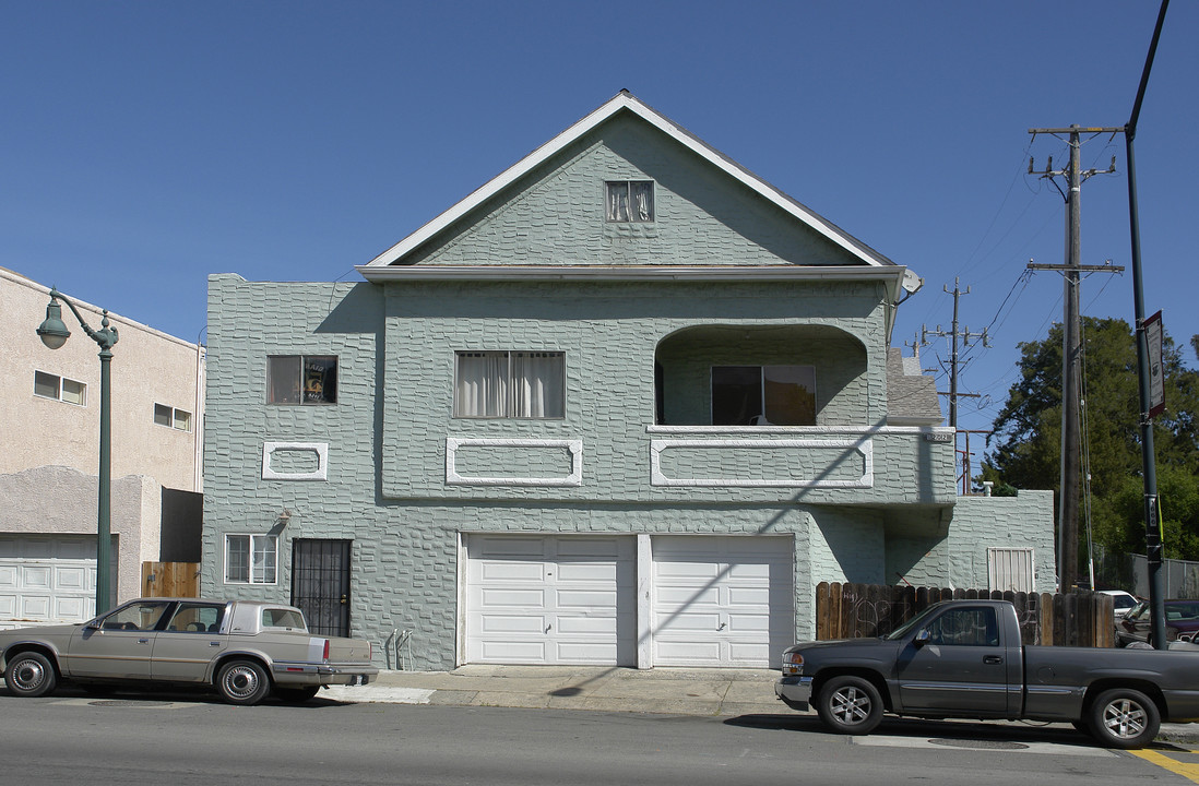 1202 Pomona Ave in Crockett, CA - Building Photo