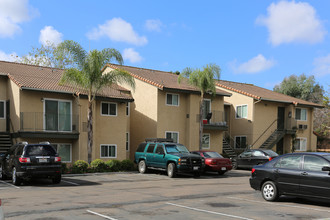 Villa Parkside in San Diego, CA - Building Photo - Building Photo