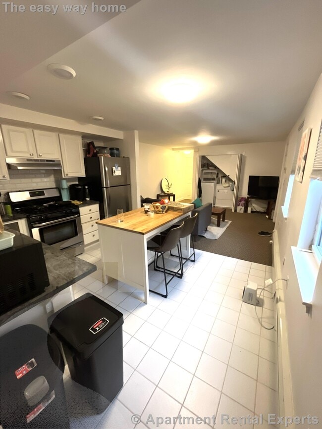 159 Auburn St, Unit #1 in Cambridge, MA - Foto de edificio - Building Photo
