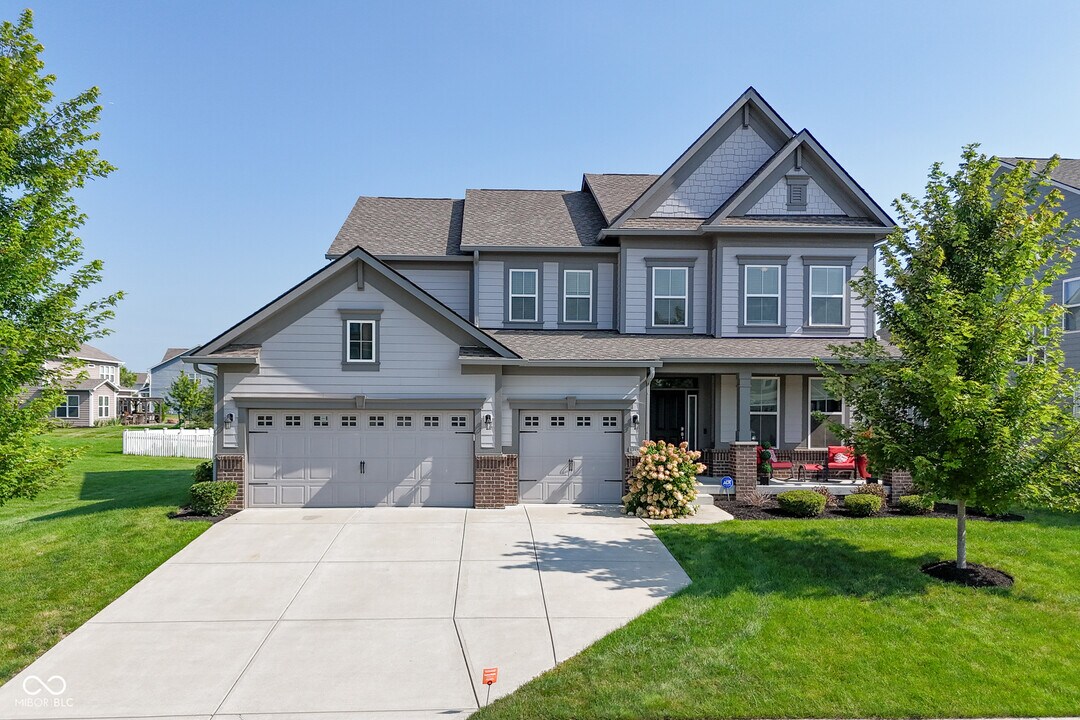 16492 Wilsons Farm Dr in Fortville, IN - Building Photo