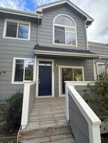 1021 S Walden Way in Aurora, CO - Building Photo