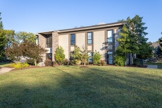 9400 Hurstbourne Park Blvd Louisville, KY in Louisville, KY - Building Photo - Building Photo