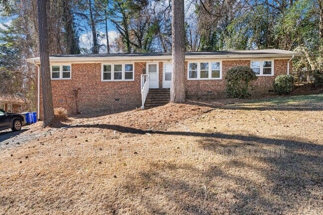 635 N Columbia St in Chapel Hill, NC - Building Photo - Building Photo