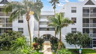 5962 Morningstar Cir in Delray Beach, FL - Building Photo