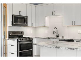 500 E Grant St in Minneapolis, MN - Building Photo