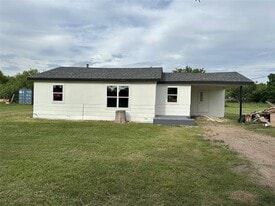 8910 Co Rd 109 in Hamlin, TX - Building Photo