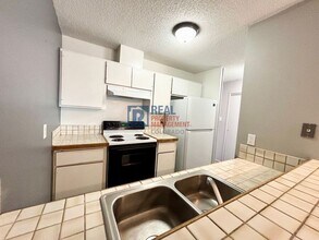 2880 S Locust St in Denver, CO - Building Photo - Building Photo