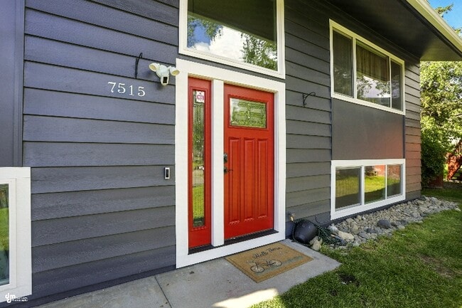 7515 E 20th Ave in Anchorage, AK - Building Photo - Building Photo