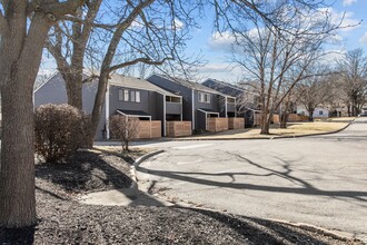 Naismith Apartments in Lawrence, KS - Building Photo - Building Photo