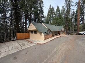 22870 Black Hawk Dr in Twain Harte, CA - Building Photo - Building Photo