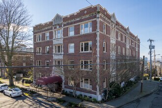 The Bering Condominium in Seattle, WA - Building Photo - Primary Photo