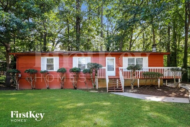 property at 3210 Oakbrook Ln