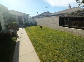 237 S Matthisen Ave in Compton, CA - Building Photo