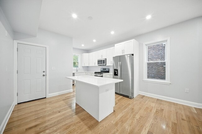 155 Wellington Hill St, Unit 2 in Boston, MA - Building Photo - Building Photo