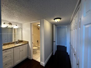 9441 Evergreen Pl, Unit 203 in Davie, FL - Building Photo - Building Photo