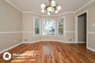 310 Lakefront Dr in Mcdonough, GA - Foto de edificio - Building Photo