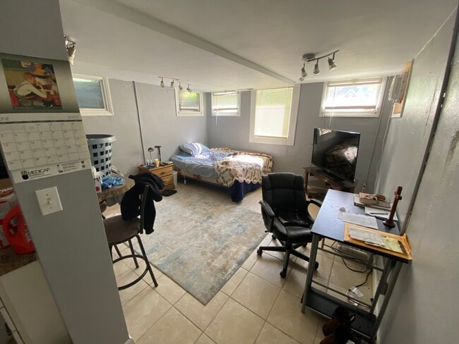 123 7th St, Unit 123