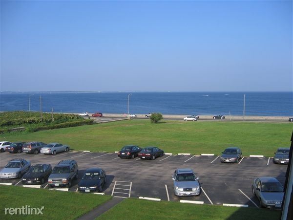 151 Ocean Rd in Narragansett, RI - Building Photo - Building Photo