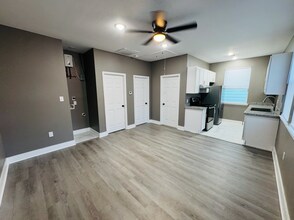 860 France St, Unit 612Maximillian in Baton Rouge, LA - Foto de edificio - Building Photo