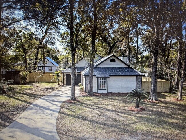property at 1404 San Jose Rd