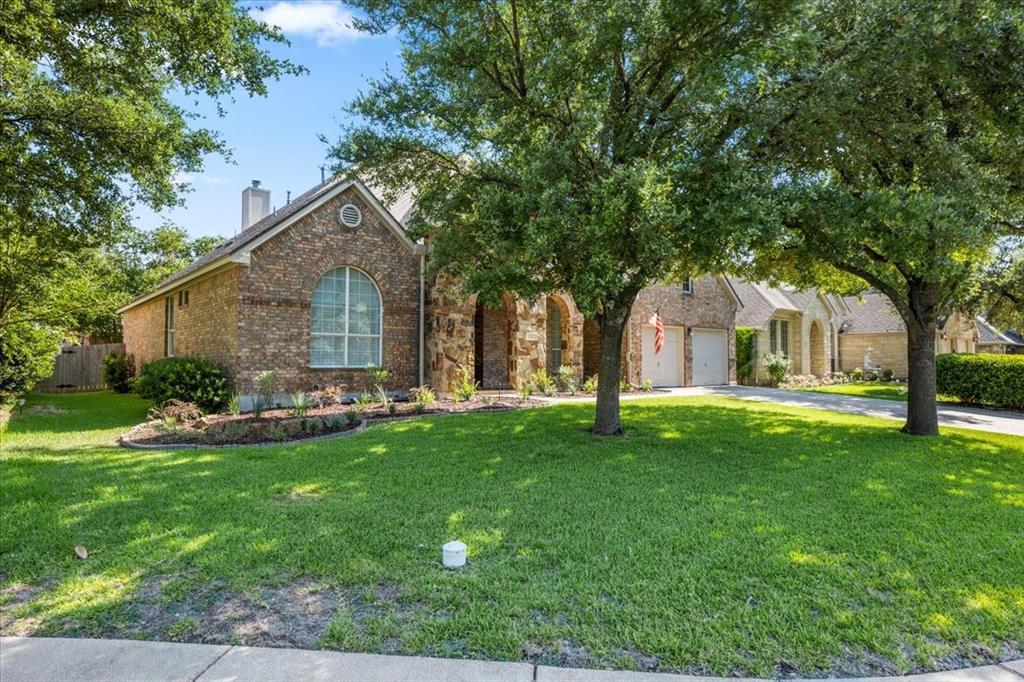2127 Clear Lake Pl in Round Rock, TX - Foto de edificio
