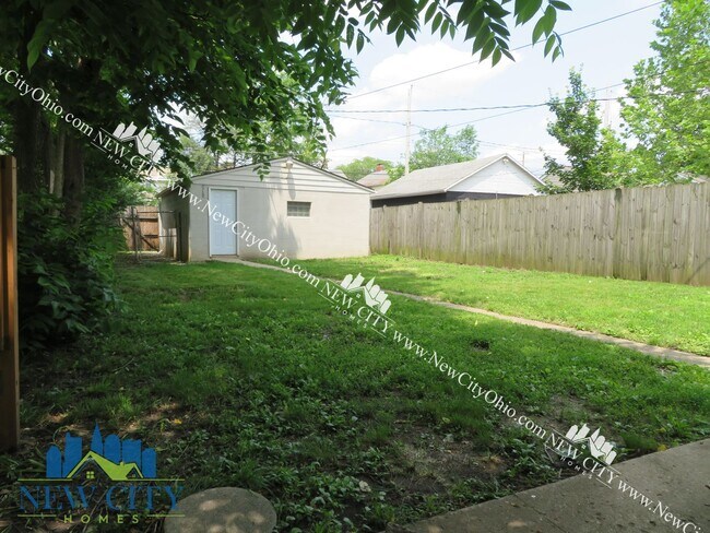 property at 812 Gibbard Ave