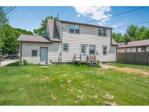 350 S 9th St in Bird Island, MN - Building Photo - Building Photo