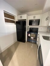 3700 NW 21st St, Unit 412 in Lauderdale Lakes, FL - Building Photo - Building Photo