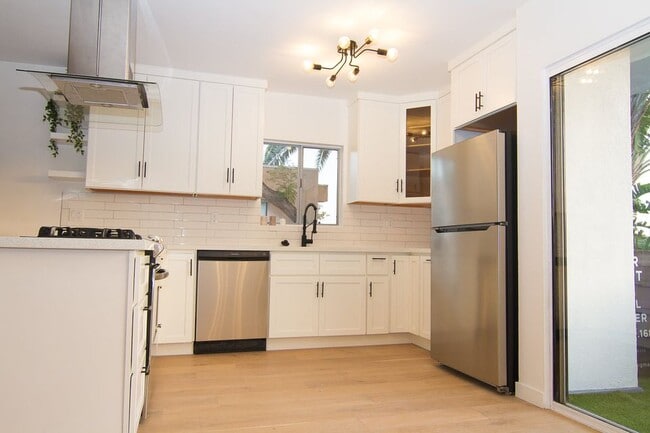 3666 Greenfield Ave in Los Angeles, CA - Building Photo - Building Photo