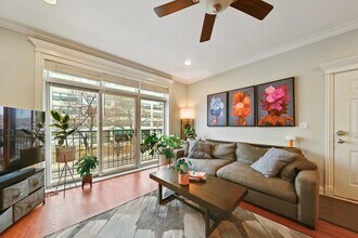 4853 N Winthrop Ave in Chicago, IL - Building Photo - Building Photo