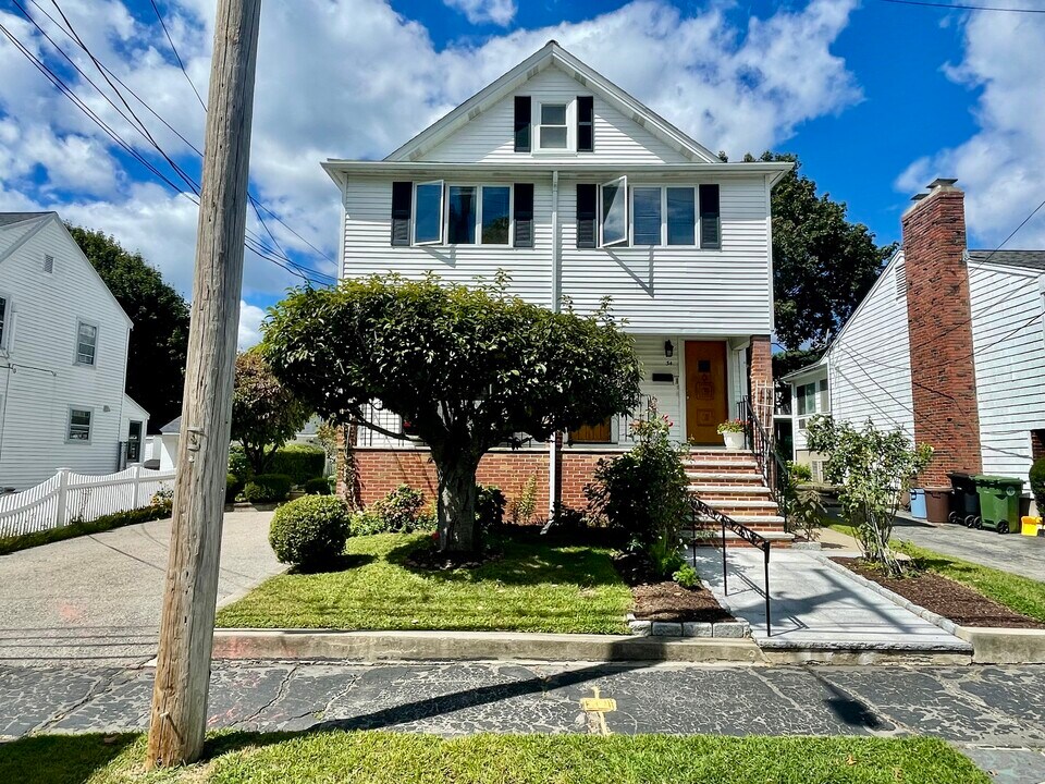 34 Westminster Ave in Watertown, MA - Building Photo
