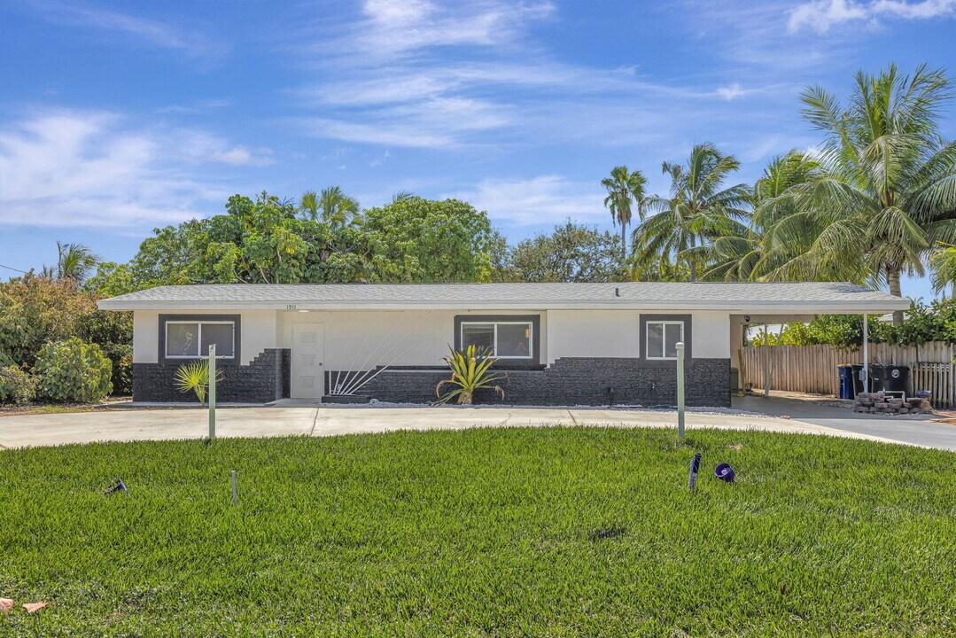 1911 Cypress Ave in Fort Pierce, FL - Building Photo