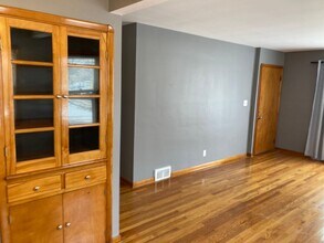 6099 Ridge Rd in Parma, OH - Building Photo - Building Photo