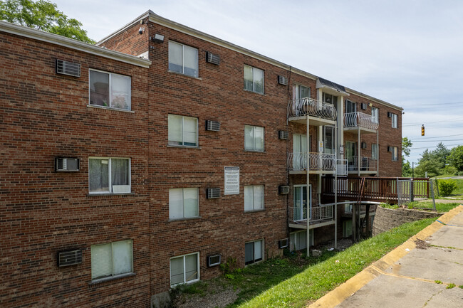 Golden Arms Condominiums in Cincinnati, OH - Building Photo - Building Photo