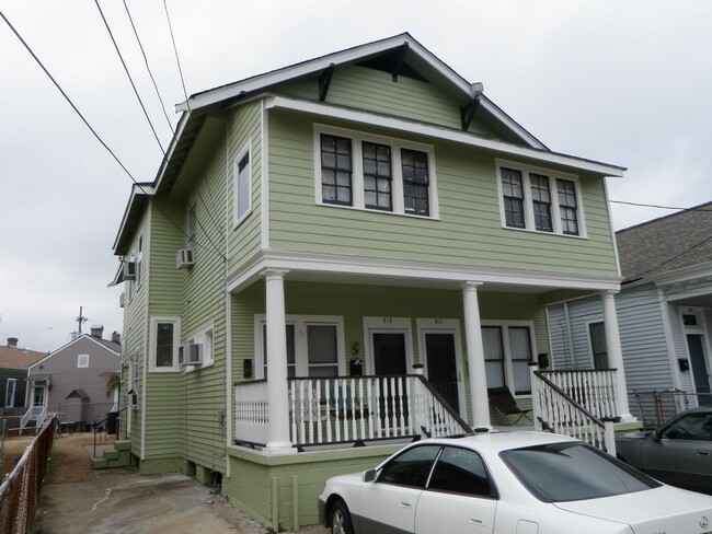 property at 815.5 Roosevelt Pl