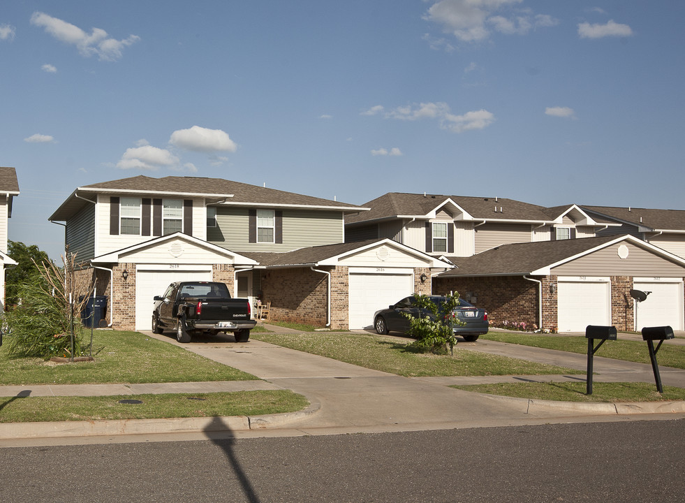 Capitol Square Villas in Oklahoma City, OK - Building Photo