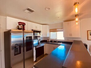 92-7049-7049 Elele St in Kapolei, HI - Building Photo - Building Photo