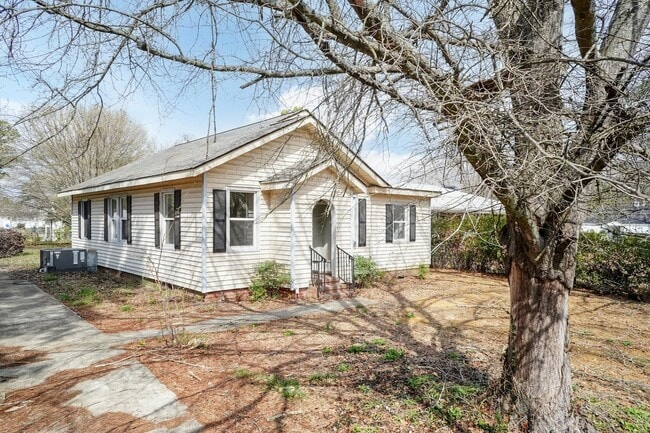 307 N Layton Ave in Dunn, NC - Building Photo - Building Photo