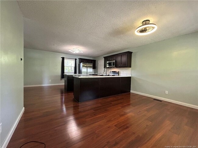 711 Reggie Ct in Spring Lake, NC - Building Photo - Building Photo