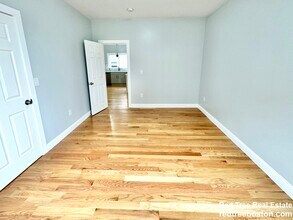 190 Hillside St, Unit 2 in Boston, MA - Building Photo - Building Photo