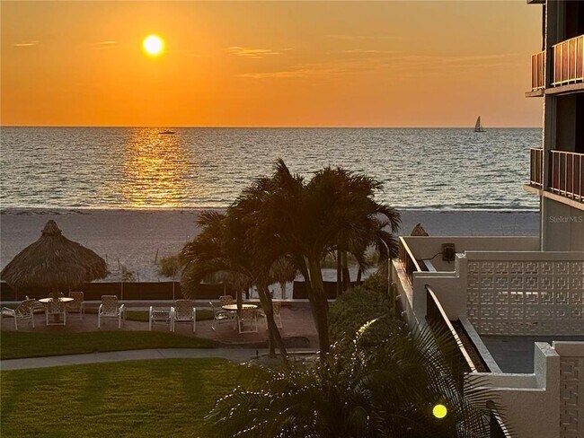 1400 Gulf Blvd in Clearwater, FL - Building Photo - Building Photo