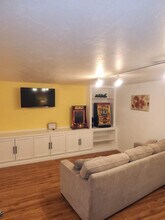 1428 Crown Ave in Medford, OR - Foto de edificio - Building Photo