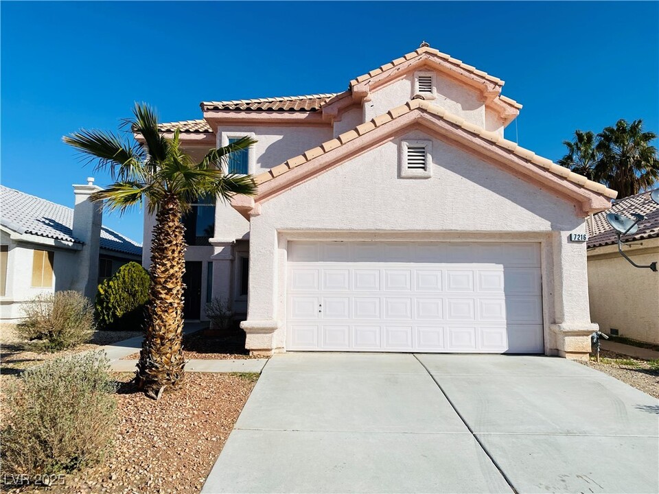 7216 Winding Creek Dr in Las Vegas, NV - Building Photo