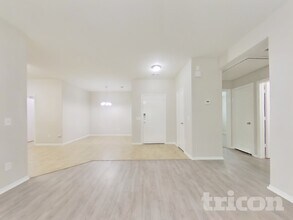 110 N Golden Oak Dr in Texas City, TX - Foto de edificio - Building Photo