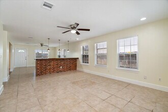 500 Tillery St in Austin, TX - Building Photo - Building Photo