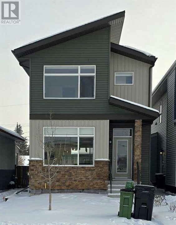 10923 159 St NW in Edmonton, AB - Building Photo